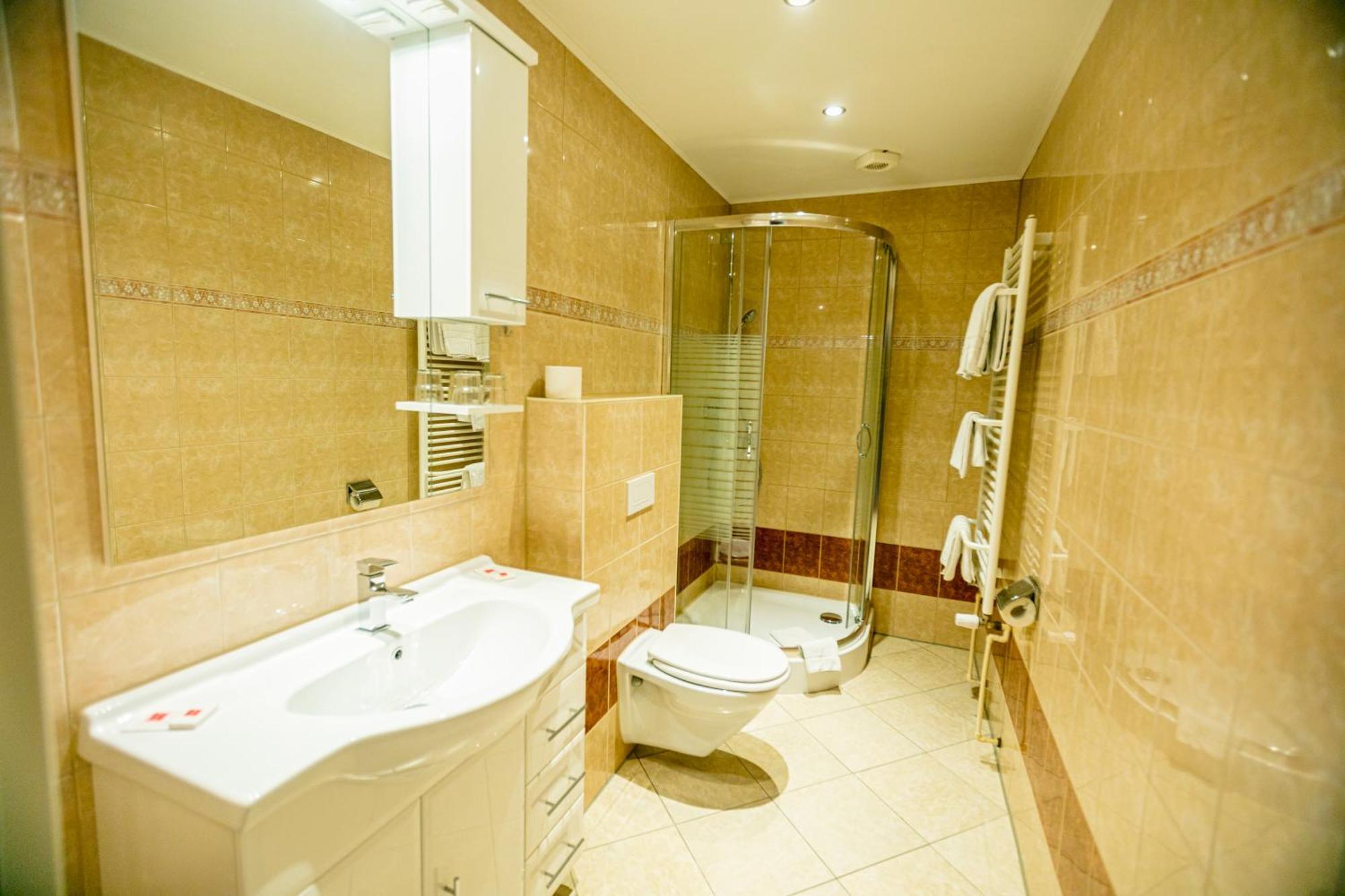 Hotel Zum Goldenen Loewen Peitz Extérieur photo